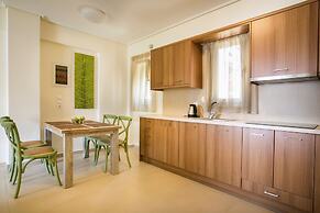 Meliti Waterfront Suites