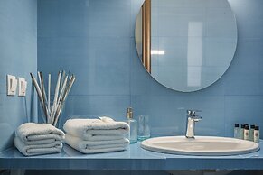 Meliti Waterfront Suites