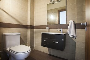 Meliti Waterfront Suites