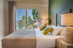 Meliti Waterfront Suites