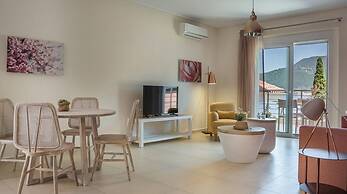 Meliti Waterfront Suites