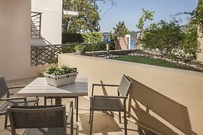 Meliti Waterfront Suites