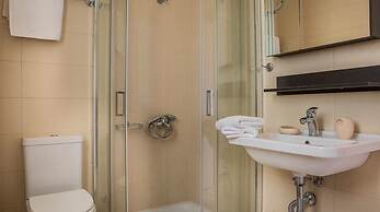 Meliti Waterfront Suites