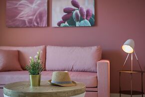 Meliti Waterfront Suites