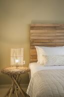 Meliti Waterfront Suites