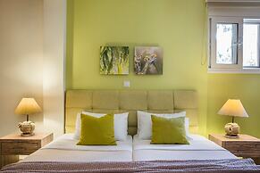 Meliti Waterfront Suites