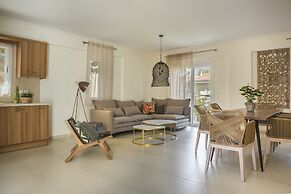 Meliti Waterfront Suites