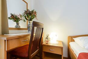 Oreb's Dream Apartments