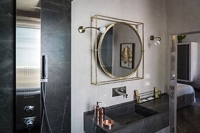 Al Console Luxury Suite