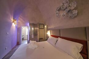 Al Console Luxury Suite