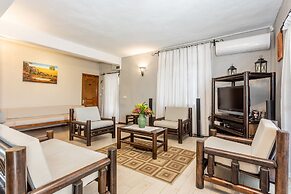 Villa with Heated Pool