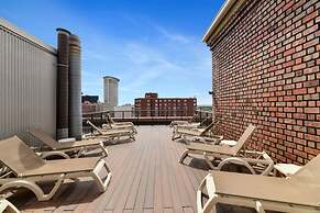 Bluebird Suites at the Warehouse District