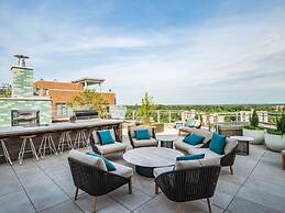 Bluebird Suites near Chevy Chase