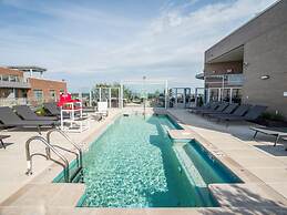 Bluebird Suites near Chevy Chase