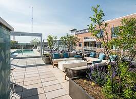 Bluebird Suites near Chevy Chase