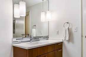 Bluebird Suites near Cleveland Clinic