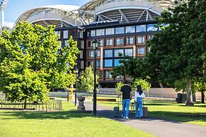 Oval Hotel at Adelaide Oval