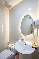 AMILA NGUYEN HUE HOTEL by SAZI