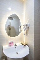 AMILA NGUYEN HUE HOTEL by SAZI