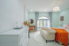 AMILA NGUYEN HUE HOTEL by SAZI