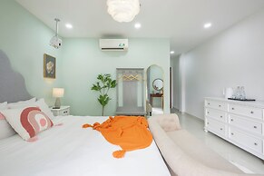 AMILA NGUYEN HUE HOTEL by SAZI