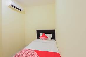 OYO 779 Mn One Residence Syariah Near ITC Cempaka Mas Near Kalbe Farma