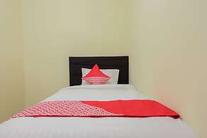 OYO 779 Mn One Residence Syariah Near ITC Cempaka Mas Near Kalbe Farma