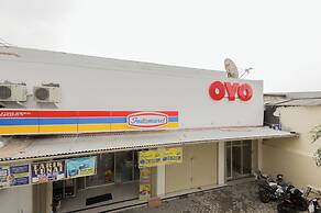OYO 779 Mn One Residence Syariah Near ITC Cempaka Mas Near Kalbe Farma
