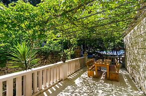 Apartments Nikolina Lumbarda