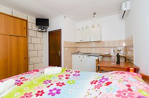 Apartments Nikolina Lumbarda