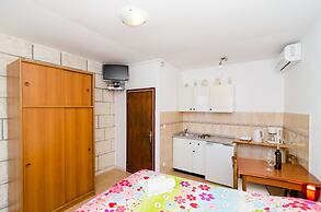 Apartments Nikolina Lumbarda