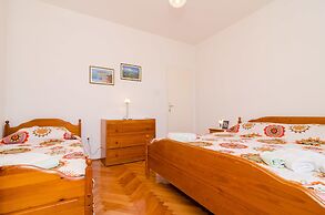 Apartments Nikolina Lumbarda