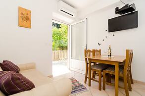 Apartments Nikolina Lumbarda