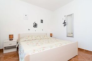 Apartments Nikolina Lumbarda