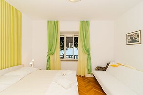 Apartments Nikolina Lumbarda