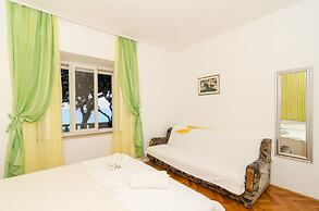 Apartments Nikolina Lumbarda