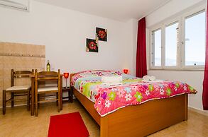 Apartments Nikolina Lumbarda