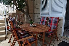 Apartments Nikolina Lumbarda