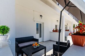 Mata Family Apartments