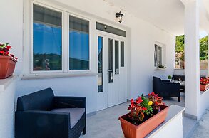 Mata Family Apartments