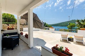 Mata Family Apartments