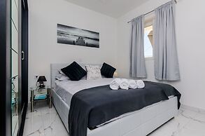 Mata Family Apartments