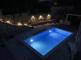 Mata Family Apartments