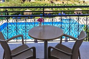 Grapevines Hotel