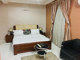 Euc Demodern Hotel & Suites