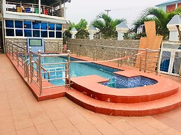 Euc Demodern Hotel & Suites