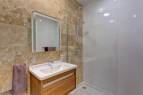 Modern 2 Bedroom Apartment in St Julians