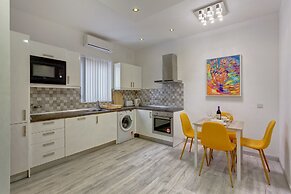 Cozy Apartment in an Amazing Location