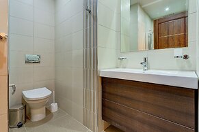 Contemporary, Luxury Apartment With Valletta and Harbour Views