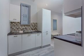 Modern Apartment Near the Promenade